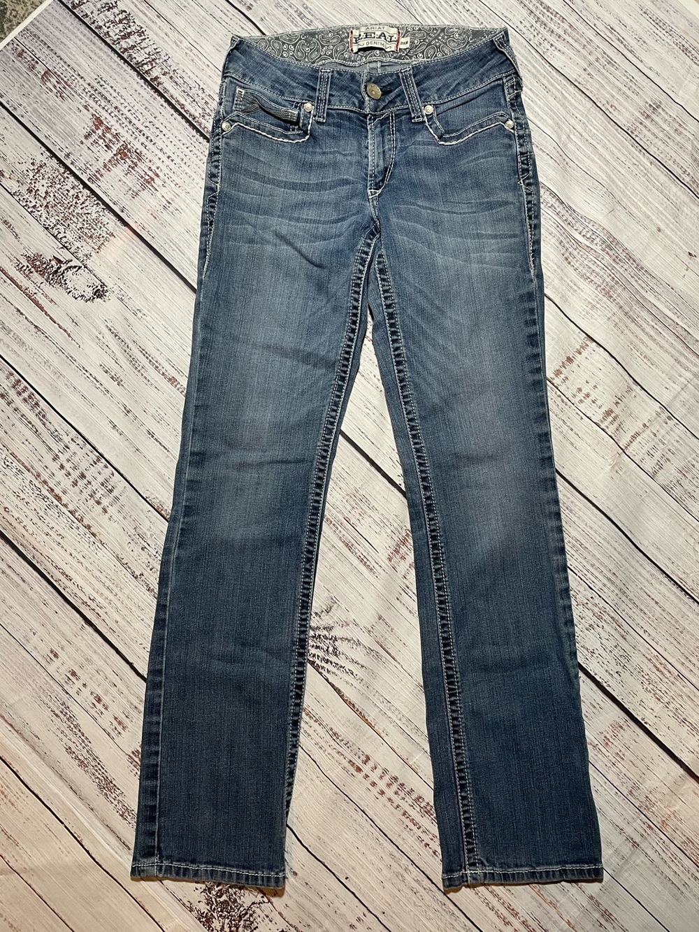 Ariat Real Denim mid-rise straight-leg women's jeans. Size 28R - Picture 1 of 14